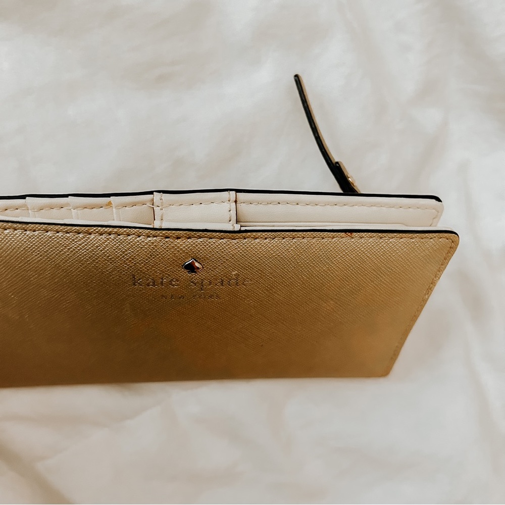 Kate Spade Wallet - Picture 2 of 6